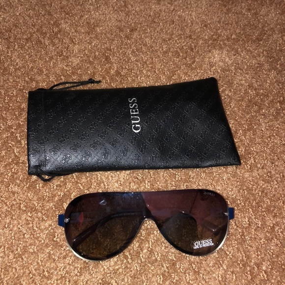 Guess Accessories - Guess Sunglasses